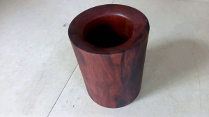 ống đựng bút gỗ cẩm cao 16cmx12cm