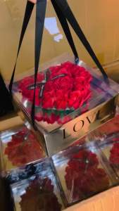 🌹 กล่องของขวัญดอกกุหลาบสุดหรู สำหรับวันวาเลนไทน์ 2025 💝 💖 เซอร์ไพรส์คนพิเศษของคุณด้วยดอกกุหลาบสุดโรแมนติก!