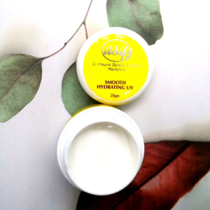 UShayna Smooth Hydrating UV Krim Pelembap Moisturizer Anti Penuaan Anti Aging Cream UV Protection For Sensitive Skin 25g