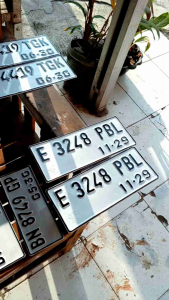PLAT MOTOR STANDAR MURAH ITAM-DAN - PUTIH