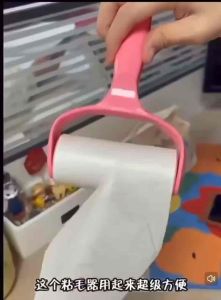 Readystock 现货🇲🇾 可撕式滚筒粘毛器定制塑料柄衣物除毛器手动宠物替换芯粘毛刷 mini dust /hair remover stick roller