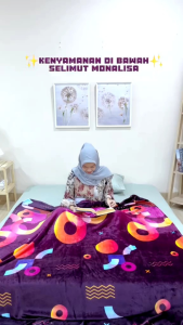 Monalisa Selimut 150x200 Polyester Lembut Motif Lucu Hadiah Ulang Tahun Kado Pernikahan Hampers Perkawinan Wedding Gift