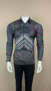 Kemeja batik pria motif sandro