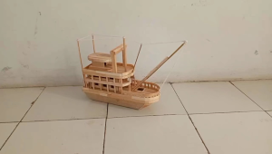 miniatur kapal laut dari stik es krim