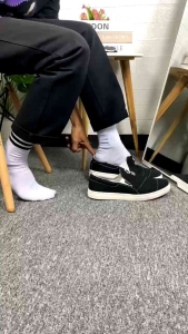 Sepatu Sneakers Canvas Sepatu Kets Sepatu Casual Slip On Distro Old school Pria Wanita Murah Black White - Quickly