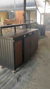 เคาน์เตอร์ไม้ทึบประตู4 บานสไลด์ขนาดยาว150x50x90ระดับบาร์20cm - ส่วนสำคัญ