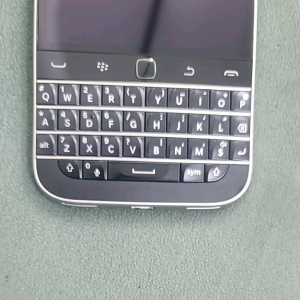 Máy điện thoại blackberry classic Q20