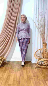 Kebaya Wisuda & Kebaya Remaja Brokat: Pilihan Elegan untuk Acara Spesial