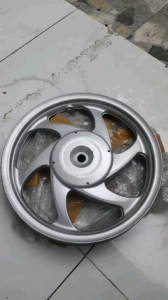 mâm sau vison 2013 - 2019 tháo xe mới ( Bị Trầy điểm nhỏ )