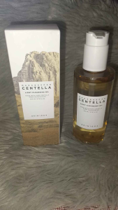 SKIN1004 Centella Light Cleansing Oil Powerful & Gentle Cleansing. Clear bottle with pump white box mountain design. Clean Beauty Glowpick Authentic