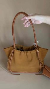 Marroque Papillon Tote Bag กระเป๋าสะพายหนังแท้ใส่โน๊ตบุค ไอแพดได้ รุ่น ปาปิยอง