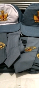 PERLENGKAPAN SEKOLAH SMA TOPI DASI SABUK KAOS KAKI