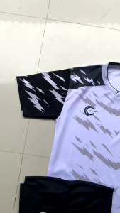 JERSEY SEPAK BOLA & BAJU FUTSAL SETELAN DEWASA KAOS OLAHRAGA UNTUK VOLLY/BADMINTON DAN TAKRAW