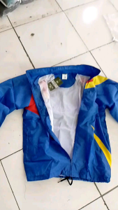 Jaket Olahraga Parasut Waterproof Pria & Wanita