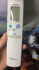 Remote Điều Khiển Máy Lạnh SANYO Đa Năng Tặng Kèm Pin - Màu Trắng