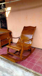 Kursi goyang/santai kayu jati