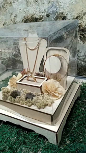 TEMPAT PERHIASAN BOK KAYU RUSTIC PRODUKSI JUNIOR MAHAR