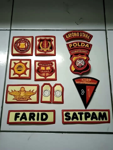 Atribut Satpam Dasar Krem: Seragam & Atribut Terbaru