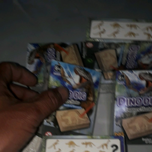 Đồ chơi Khảo cổ học truy tìm xương khủng long giao mẫu ngẫu nhiên