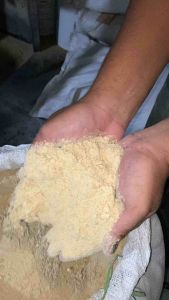 TEPUNG JAGUNG LEMBUT AMPOK JAGUNG 1KG