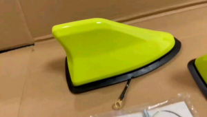 Antena Sirip Hiu Green Lime Electric Metalik Mobil Universal Brio Agya Ayla