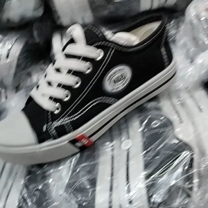 Sepatu Sekolah NB Hitam Putih Tali Pendek