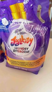 (01 TÚI) Nước Giặt Joykity Hương Lavender túi 2L Dịu Nhẹ An Toàn Cho Da Hỗ Trợ Làm Sạch Vết Bẩn Ưu Việt Lưu Hương 48 Tiếng