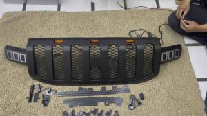 กระจังหน้า FORD RANGER 2022 Victor มีไฟ led พร้อมไฟเลี้ยว สีดำด้าน ใส่กับรถรุ่น XLT WT Everest