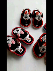 Promo Beli 1 Gratis 1/Sandal Baby Jepit Tali Karet Belakang Bunyi Encit Motif Miky Mouse