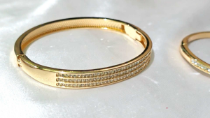 Matt Ri Quality Fashion GoldPlated Bangle Hypoallergenic Nontarnish-019 for women casual accessories