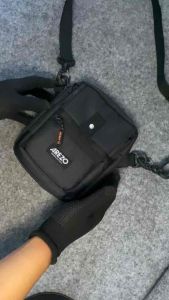 Tas Slempang Pria Slingbag Minibag Hitam