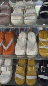 Sendal Import Sofiya: Desain Kasual dan Nyaman untuk Berbagai Aktivitas