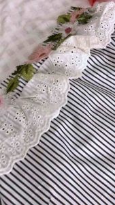 เสื้อแฟชั่นเปิดไหล่ สีดำลายทาง one size คอแต่งลูกไม้