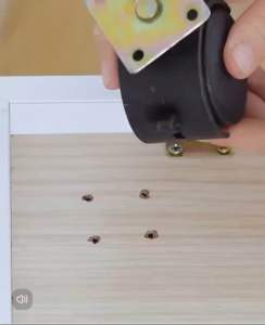 ล้อเฟอร์นิเจอร์ ฐานแบน ล้อหมุนได้ แบบแป้น มีเบรค และไม่มีเบรค ขนาด1นิ้ว -  2นิ้ว 4ลูก/ชุด