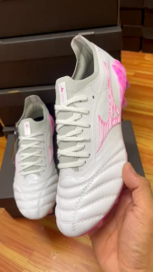 รองเท้าฟุตบอล Mizuno MORELIA NEO III Japan หนังแท้มีของแถมฟรี ใส่ไม่พอดีเปลี่ยนไซส์ได้ สินค้าใช้เวลาเดินทาง 2-3 วัน มีบริการเย็บพื้นปักชื่อมีค่าบริการรายการละ 200 บาท