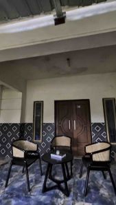 Kursi Teras Rotan Cleopatra Rangka Kayu Jati Tua