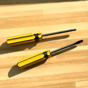 Heavy-Duty Manual Screwdriver Flathead Phillips Head Carbon Steel Non-Slip Grip Essential Home Repair Tool Pemutar Skru