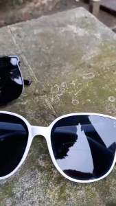 Kacamata Retro Mata Kucing Titik Tiga: Desain Unik & Fashionable