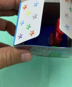 Dụng cụ xỏ kim tay không cần nhìn.