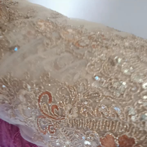 Kain Tile Meteran Mewah. Kain Tile motif bunga. Kain Brukat Lembut Meteran Mewah. Kain Brokat Meteran Terbaru Mewah. Bahan Brukat Meteran Mewah Murah. Kain Kebaya. Bakal Kebaya