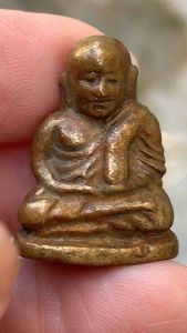 หลวงพ่อเงิน บารมีพระเครื่อง พุทธคุณ พ่อเงิน พิมพ์นิยม