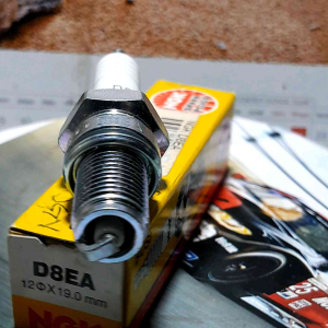 BUSI D8EA THUNDER 250/ SCORPIO/PESONA / TIGER ASLI NGK