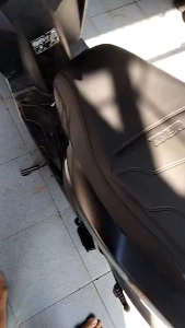 **Sarung Jok Variasi Kulit untuk Motor Beat FI ESP INJEKSI BEAT KARBU**