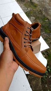 SEPATU BOT KULIT PRIA TERBARU