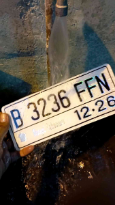 Variasi Plat Nomor Akrilik Baut tanam bahan anti air dan anti panas