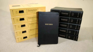 THOMPSON CHAIN-REFERENCE KJV HOLY BIBLE HANDY SIZE EUROPEAN BONDED LEATHER COVER