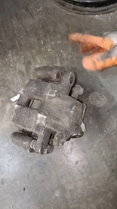 Used Proton Iswara front brake caliper set(missing 1 screw caliper)