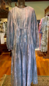 Ataya Dress by Dian Pelangi LIMITED EDITION Busana Muslim Baju Maxi Gamis Kaftan Abaya Gaun Outfit Busui Casual Formal Pesta Pernikahan Kondangan Wanita Hijaber Cantik Anggun Modis Modern Elegan Mewah Model Korea Terbaru Motif Batik Abstrak Kekinian