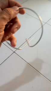 TURUS KAWAT PENEGAK TANAMAN (Panjang 35 cm diameter 10cm)