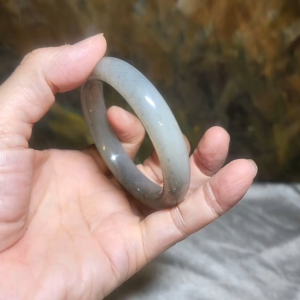 58.5mm Premium Nephrite Qinghua (black& white) bangle (with certificate) [Natural Crystal] 58.5毫米和田玉山料青花手镯平安镯 (带证书)